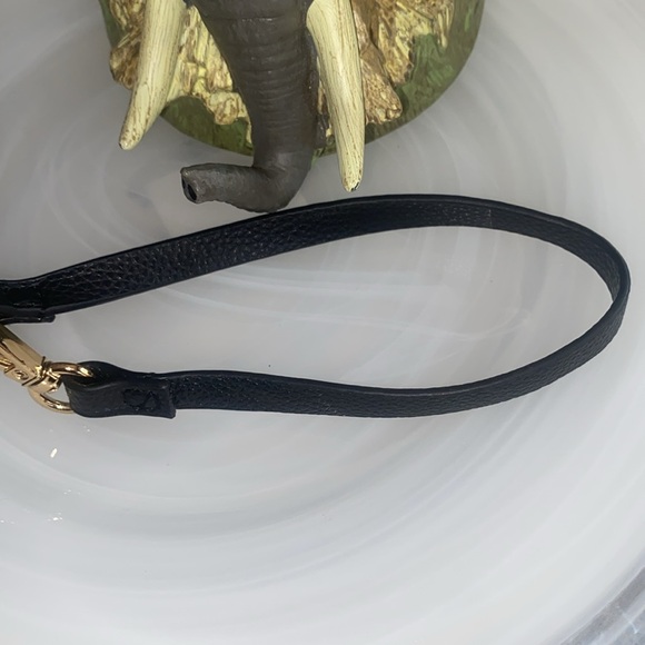 Anne Klein floral Wristlet! - Picture 9 of 9